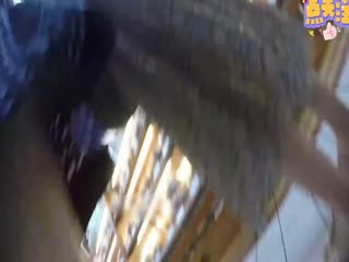 [偷拍#%(] 超市尾.?!/随狂拍！年轻美女裙 底春光全泄露